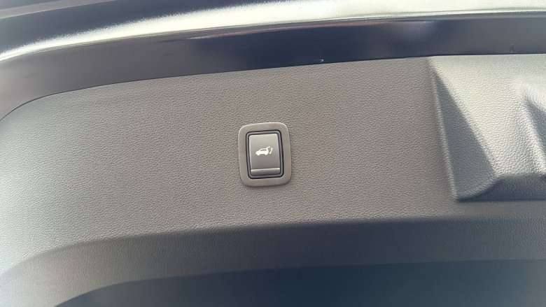 Renault 4 110kW Iconic 52kWh Comfort range 5dr Auto Electric Estate